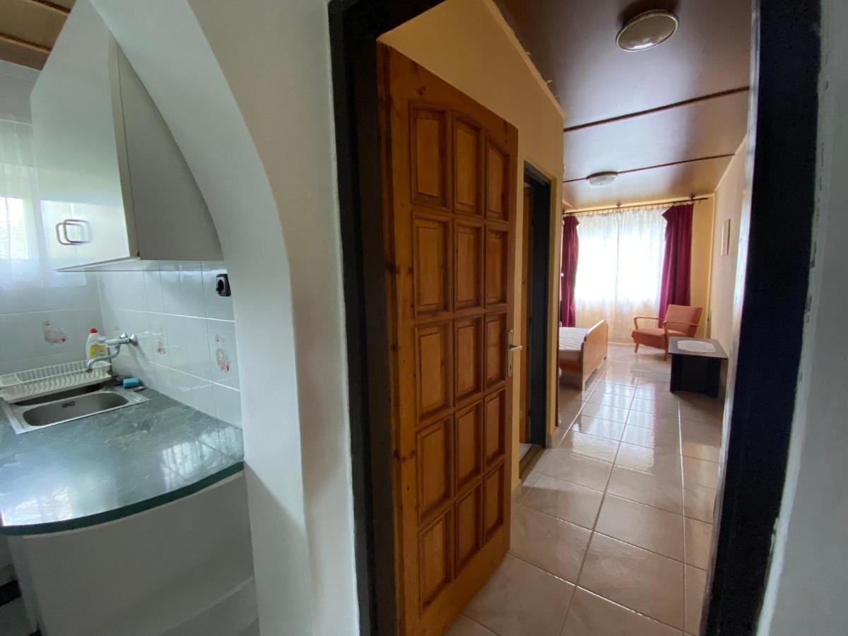 Toereki 34 Vendeghaz Apartment Siofok Ngoại thất bức ảnh