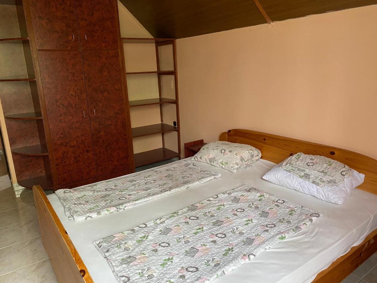 Toereki 34 Vendeghaz Apartment Siofok Ngoại thất bức ảnh